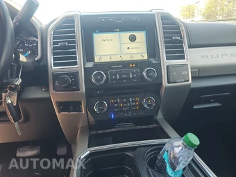 2017 Ford Super Duty F-250 Lariat Crew Cab Medium Bed - miniatura 11