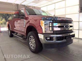2017 Ford Super Duty F-250 Lariat Crew Cab Medium Bed - miniatura 3