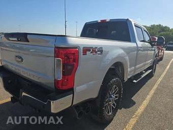 2017 Ford Super Duty F-250 Lariat Crew Cab Medium Bed - miniatura 4