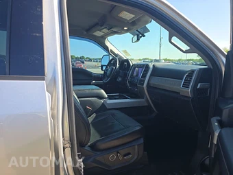 2017 Ford Super Duty F-250 Lariat Crew Cab Medium Bed - miniatura 8