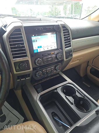 2017 Ford Super Duty F-250 Lariat Crew Cab Medium Bed - miniatura 10