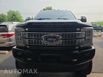 2017 Ford Super Duty F-250 Platinum Crew Cab Medium Bed - miniatura 2