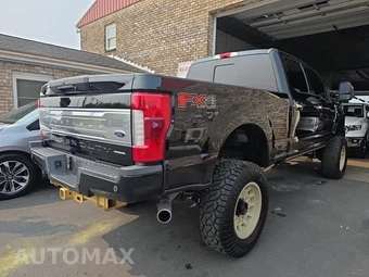 2017 Ford Super Duty F-250 Platinum Crew Cab Medium Bed - miniatura 4