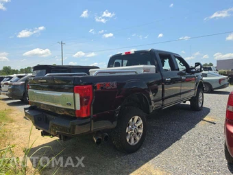 2017 Ford Super Duty F-250 Platinum Crew Cab Medium Bed - miniatura 3