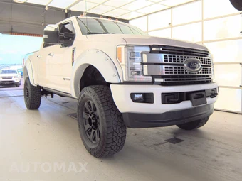 2017 Ford Super Duty F-250 Platinum Crew Cab Medium Bed - miniatura 3