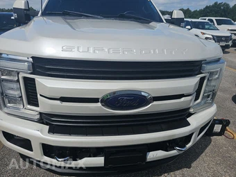 2017 Ford Super Duty F-250 Platinum Crew Cab Medium Bed - miniatura 2