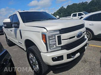 2017 Ford Super Duty F-250 Platinum Crew Cab Medium Bed - miniatura 3