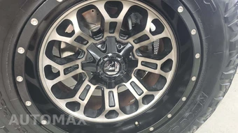 2017 Ford Super Duty F-250 Platinum Crew Cab Medium Bed - miniatura 26