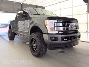 2017 Ford Super Duty F-250 Platinum Crew Cab Medium Bed - miniatura 3