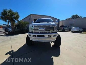 2017 Ford Super Duty F-250 Platinum Crew Cab Medium Bed - miniatura 2