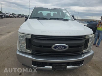 2017 Ford Super Duty F-250 XL Crew Cab Medium Bed - miniatura 2