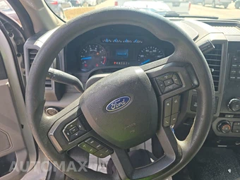 2017 Ford Super Duty F-250 XL Crew Cab Medium Bed - miniatura 10