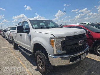 2017 Ford Super Duty F-250 XL Crew Cab Medium Bed - miniatura 3