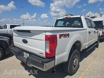 2017 Ford Super Duty F-250 XL Crew Cab Medium Bed - miniatura 4