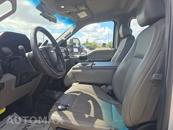 2017 Ford Super Duty F-250 XL Crew Cab Medium Bed - miniatura 7