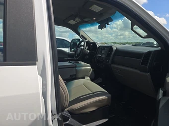2017 Ford Super Duty F-250 XL Crew Cab Medium Bed - miniatura 8