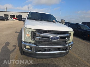 2017 Ford Super Duty F-250 XLT Crew Cab Medium Bed - miniatura 2