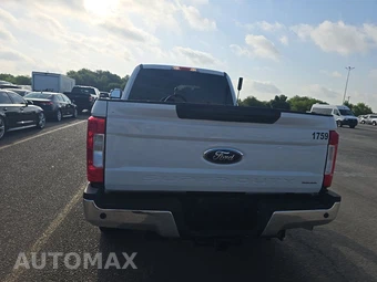 2017 Ford Super Duty F-250 XLT Crew Cab Medium Bed - miniatura 5