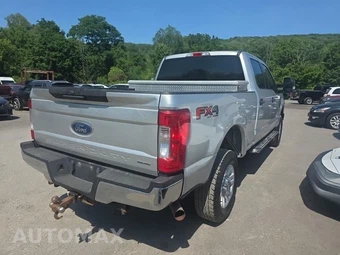 2017 Ford Super Duty F-250 XLT Crew Cab Medium Bed - miniatura 4