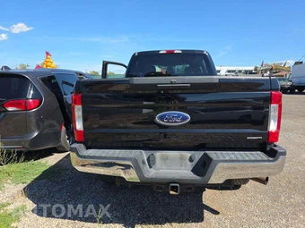 2017 Ford Super Duty F-250 XLT Crew Cab Medium Bed - miniatura 14
