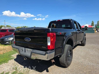 2017 Ford Super Duty F-250 XLT Crew Cab Medium Bed - miniatura 3