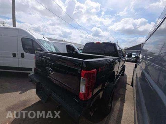 2017 Ford Super Duty F-250 XLT Crew Cab Medium Bed - miniatura 3
