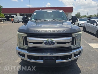 2017 Ford Super Duty F-250 XLT Crew Cab Medium Bed - miniatura 2