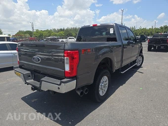 2017 Ford Super Duty F-250 XLT Crew Cab Medium Bed - miniatura 4