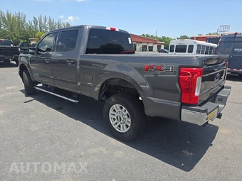 2017 Ford Super Duty F-250 XLT Crew Cab Medium Bed - miniatura 6