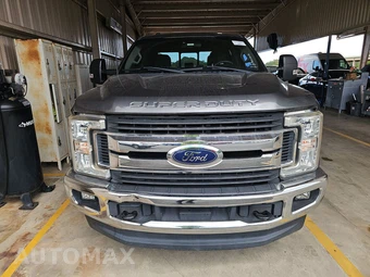 2017 Ford Super Duty F-250 XLT Crew Cab Medium Bed - miniatura 2