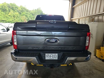 2017 Ford Super Duty F-250 XLT Crew Cab Medium Bed - miniatura 5