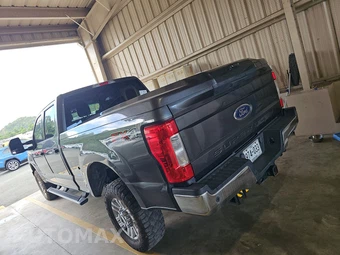 2017 Ford Super Duty F-250 XLT Crew Cab Medium Bed - miniatura 6