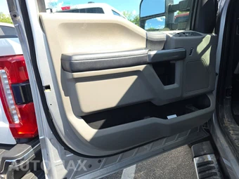 2017 Ford Super Duty F-250 XLT Crew Cab Medium Bed - miniatura 9