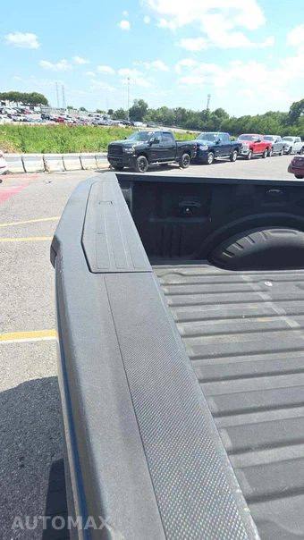 2017 Ford Super Duty F-250 XLT Crew Cab Medium Bed - miniatura 26