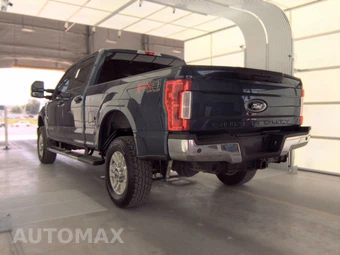 2017 Ford Super Duty F-250 XLT Crew Cab Medium Bed - miniatura 6