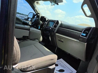 2017 Ford Super Duty F-250 XLT Crew Cab Medium Bed - miniatura 8
