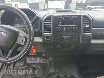 2017 Ford Super Duty F-350 Cab Chassis XL Crew Cab DRW - miniatura 10