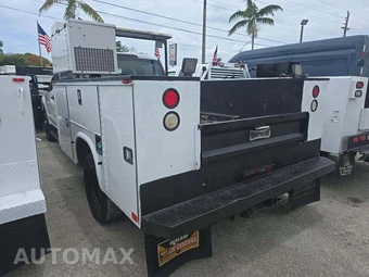2017 Ford Super Duty F-350 Cab Chassis XL Crew Cab DRW - miniatura 2