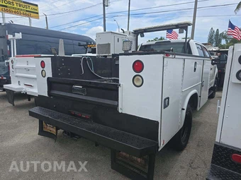 2017 Ford Super Duty F-350 Cab Chassis XL Crew Cab DRW - miniatura 3
