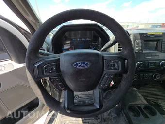 2017 Ford Super Duty F-350 Cab Chassis XL Crew Cab DRW - miniatura 10