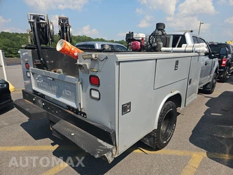 2017 Ford Super Duty F-350 Cab Chassis XL Extended Cab w/Rear Doors DRW - miniatura 4