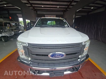 2017 Ford Super Duty F-350 Cab Chassis XL Regular Cab DRW - miniatura 2
