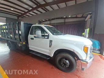2017 Ford Super Duty F-350 Cab Chassis XL Regular Cab DRW - miniatura 3