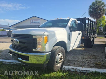 2017 Ford Super Duty F-350 Cab Chassis XL Regular Cab DRW