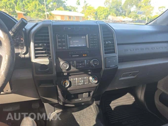 2017 Ford Super Duty F-350 Cab Chassis XL Regular Cab DRW - miniatura 10