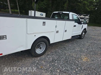 2017 Ford Super Duty F-350 Cab Chassis XL Regular Cab DRW - miniatura 22