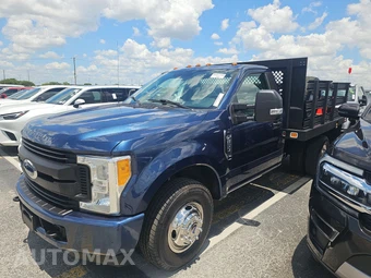 2017 Ford Super Duty F-350 Cab Chassis XL Regular Cab DRW