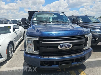2017 Ford Super Duty F-350 Cab Chassis XL Regular Cab DRW - miniatura 2