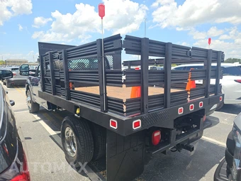 2017 Ford Super Duty F-350 Cab Chassis XL Regular Cab DRW - miniatura 6