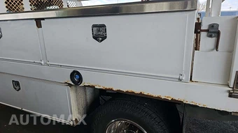 2017 Ford Super Duty F-350 Cab Chassis XL Regular Cab DRW - miniatura 24